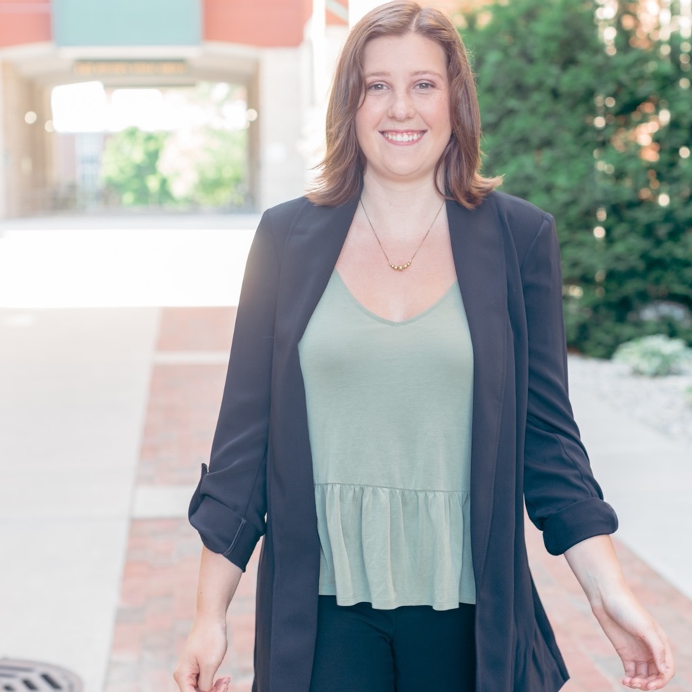 Meet your Posher, Abigail